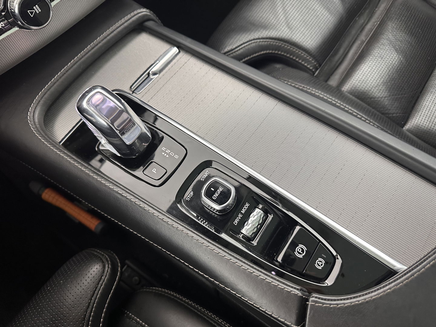 Volvo XC90 2.0 T8 Twin Engine AWD Inscription (INCL.BTW)  Aut. *PANO | HEAD-UP | LUXURY-LEATHER | FULL-LED | MEMORY-PACK | DIGI-COCKPIT | CAMERA | COMFORT/HEATED-SEATS | ECC | PDC | CRUISE | 20''ALU*