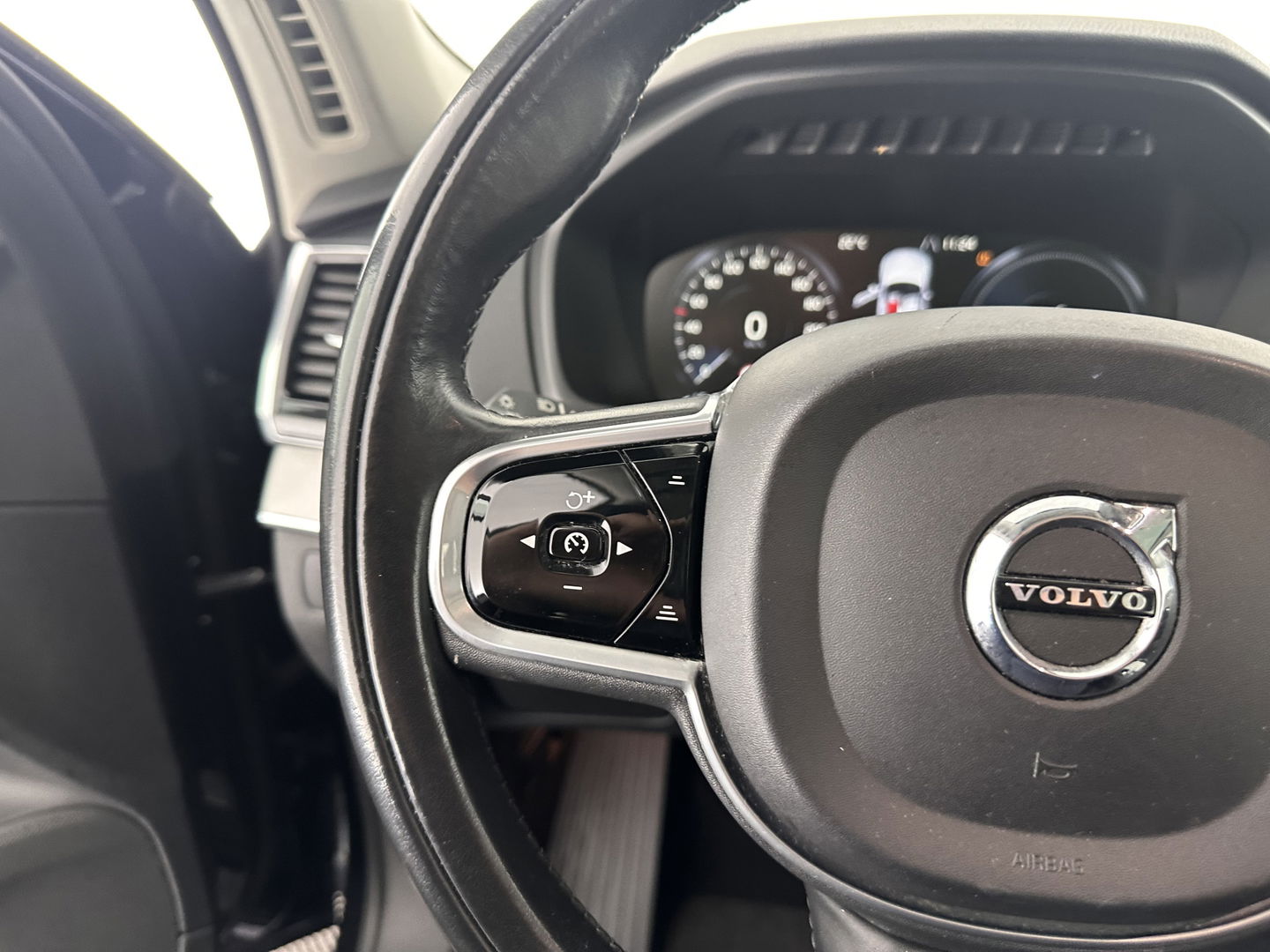 Volvo XC90 2.0 T8 Twin Engine AWD Inscription (INCL.BTW)  Aut. *PANO | HEAD-UP | LUXURY-LEATHER | FULL-LED | MEMORY-PACK | DIGI-COCKPIT | CAMERA | COMFORT/HEATED-SEATS | ECC | PDC | CRUISE | 20''ALU*