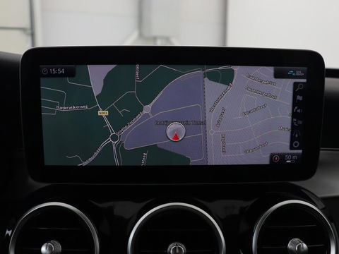 Mercedes-Benz C-Klasse 300e Avantgarde | Trekhaak | Adaptive cruise | Leder | Stoelverwarming | Carplay | Park Assist
