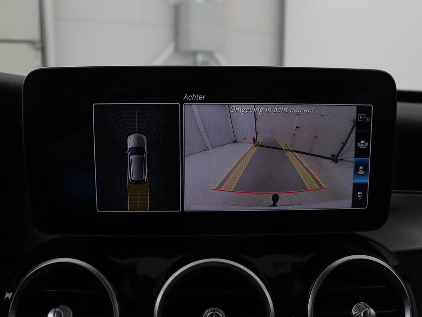 Mercedes-Benz C-Klasse 300e Avantgarde | Trekhaak | Adaptive cruise | Leder | Stoelverwarming | Carplay | Park Assist
