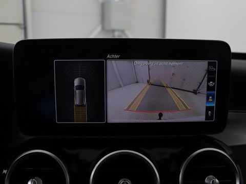 Mercedes-Benz C-Klasse 300e Avantgarde | Trekhaak | Adaptive cruise | Leder | Stoelverwarming | Carplay | Park Assist