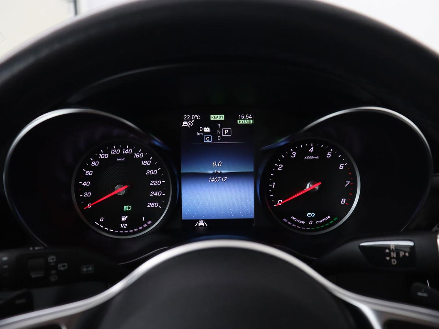 Mercedes-Benz C-Klasse 300e Avantgarde | Trekhaak | Adaptive cruise | Leder | Stoelverwarming | Carplay | Park Assist