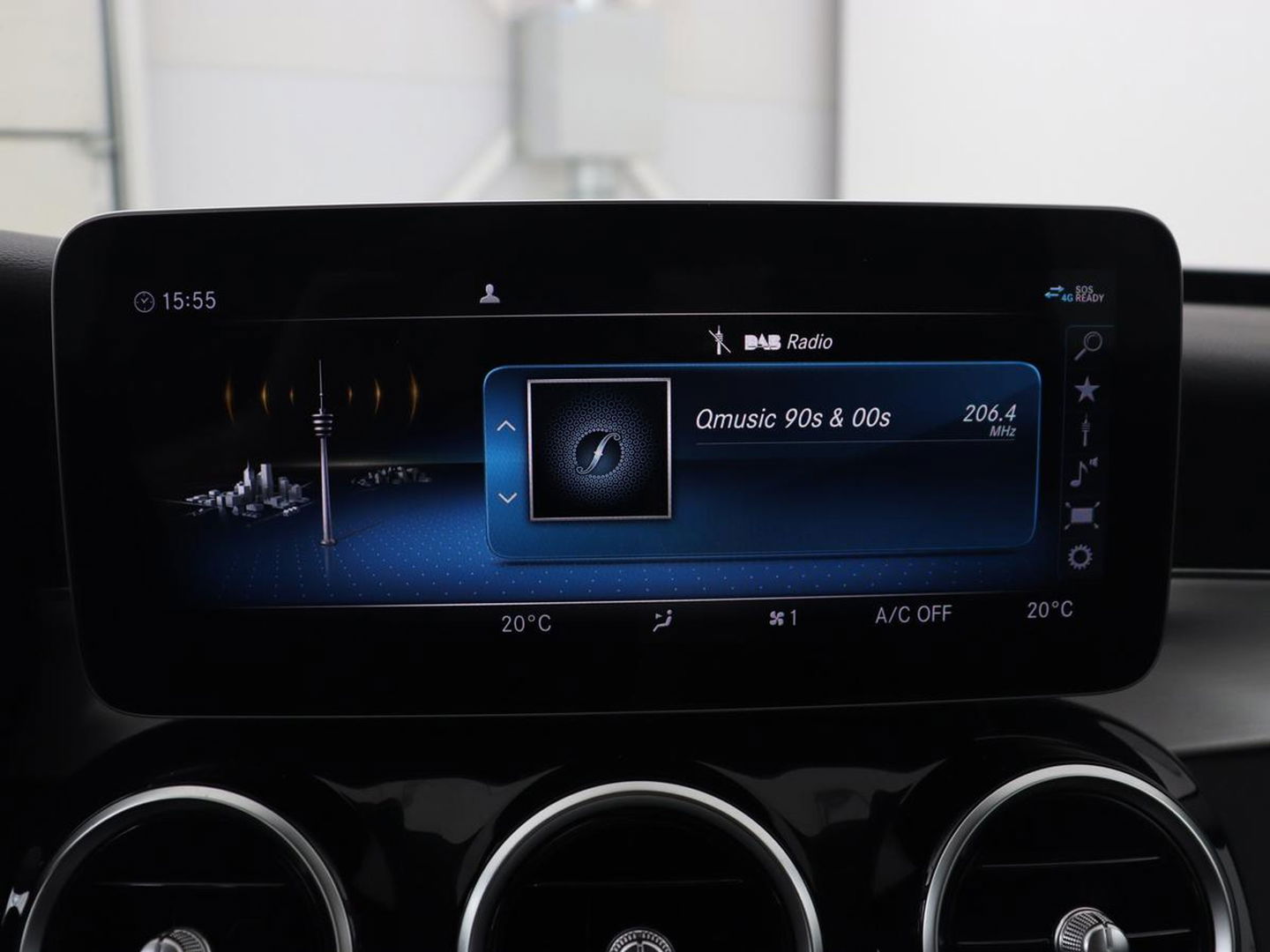 Mercedes-Benz C-Klasse 300e Avantgarde | Trekhaak | Adaptive cruise | Leder | Stoelverwarming | Carplay | Park Assist
