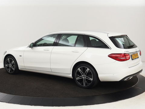Mercedes-Benz C-Klasse 300e Avantgarde | Trekhaak | Adaptive cruise | Leder | Stoelverwarming | Carplay | Park Assist