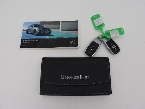 Mercedes-Benz C-Klasse 300e Avantgarde | Trekhaak | Adaptive cruise | Leder | Stoelverwarming | Carplay | Park Assist
