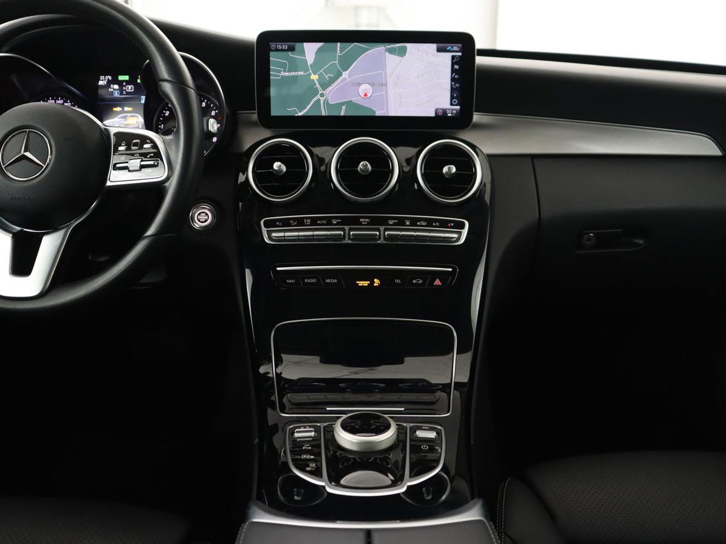 Mercedes-Benz C-Klasse 300e Avantgarde | Trekhaak | Adaptive cruise | Leder | Stoelverwarming | Carplay | Park Assist