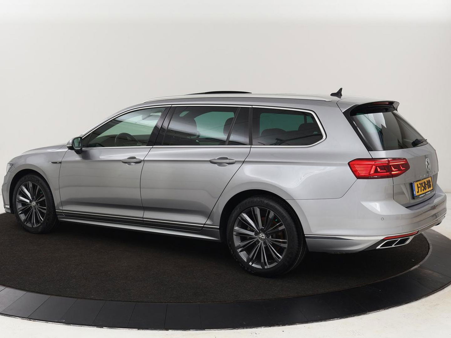 Volkswagen Passat Variant 1.5 TSI Elegance Business R | Pano.Dak | Virtual Cockpit | Apple Carplay | LED |