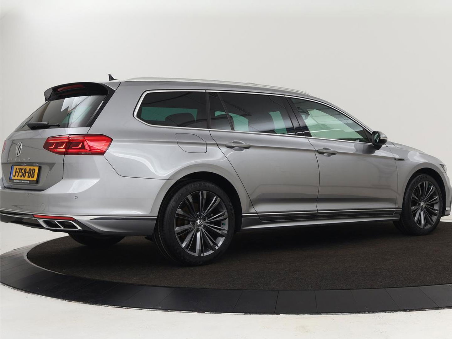 Volkswagen Passat Variant 1.5 TSI Elegance Business R | Pano.Dak | Virtual Cockpit | Apple Carplay | LED |