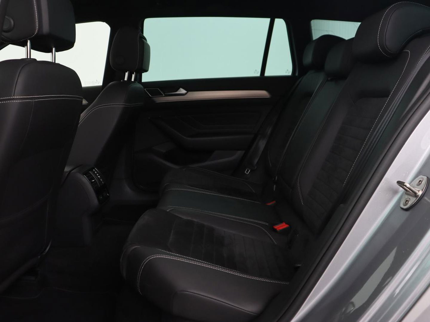 Volkswagen Passat Variant 1.5 TSI Elegance Business R | Pano.Dak | Virtual Cockpit | Apple Carplay | LED |