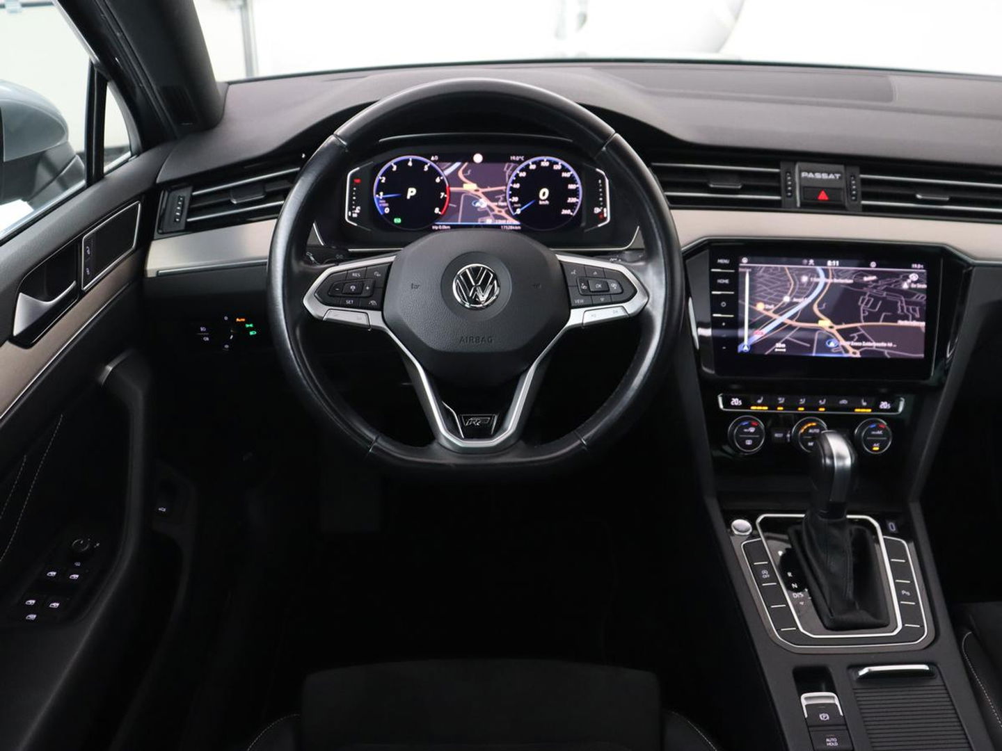 Volkswagen Passat Variant 1.5 TSI Elegance Business R | Pano.Dak | Virtual Cockpit | Apple Carplay | LED |