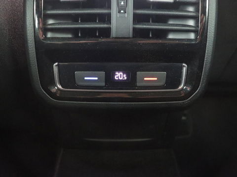 Volkswagen Passat Variant 1.4 TSI PHEV GTE Business | Trekhaak | Camera | Pano.Dak |