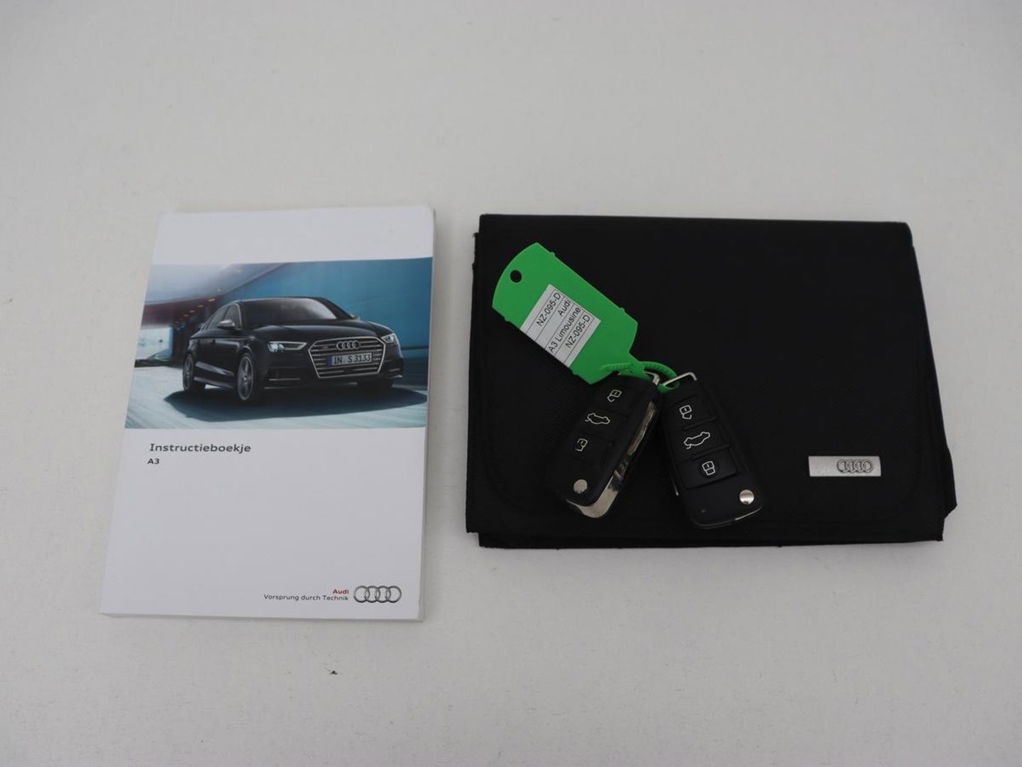 Audi A3 1.0 TFSI Sport S Line Edition | Panoramadak | Keyless | Full LED | Half leder | Navigatie | Sportstoelen | Climate control