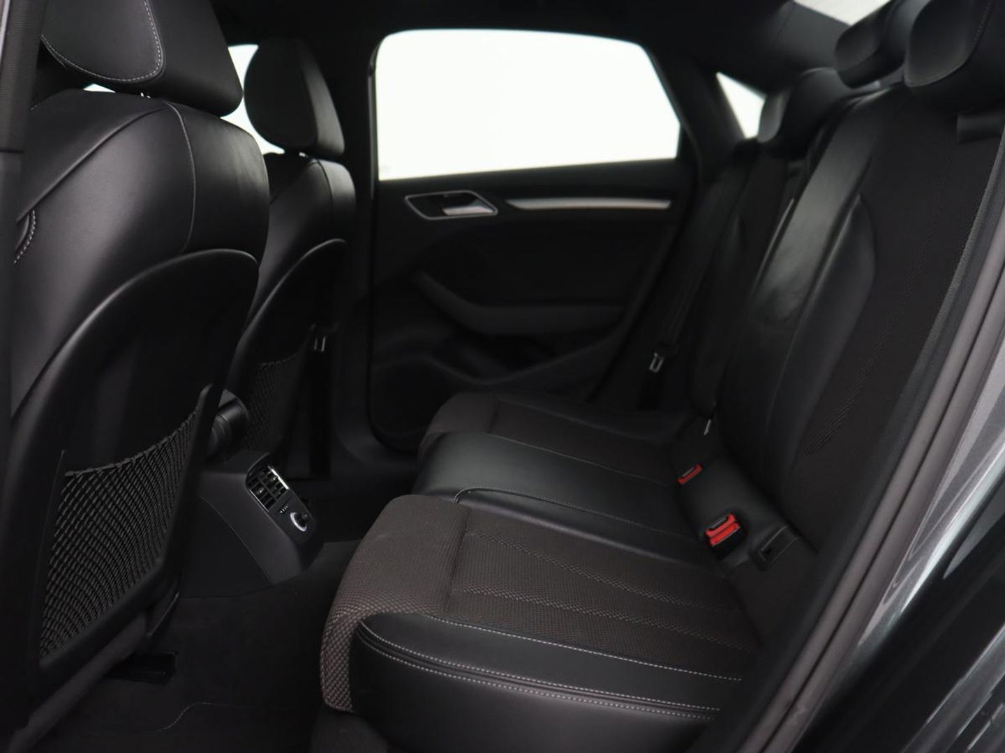 Audi A3 1.0 TFSI Sport S Line Edition | Panoramadak | Keyless | Full LED | Half leder | Navigatie | Sportstoelen | Climate control