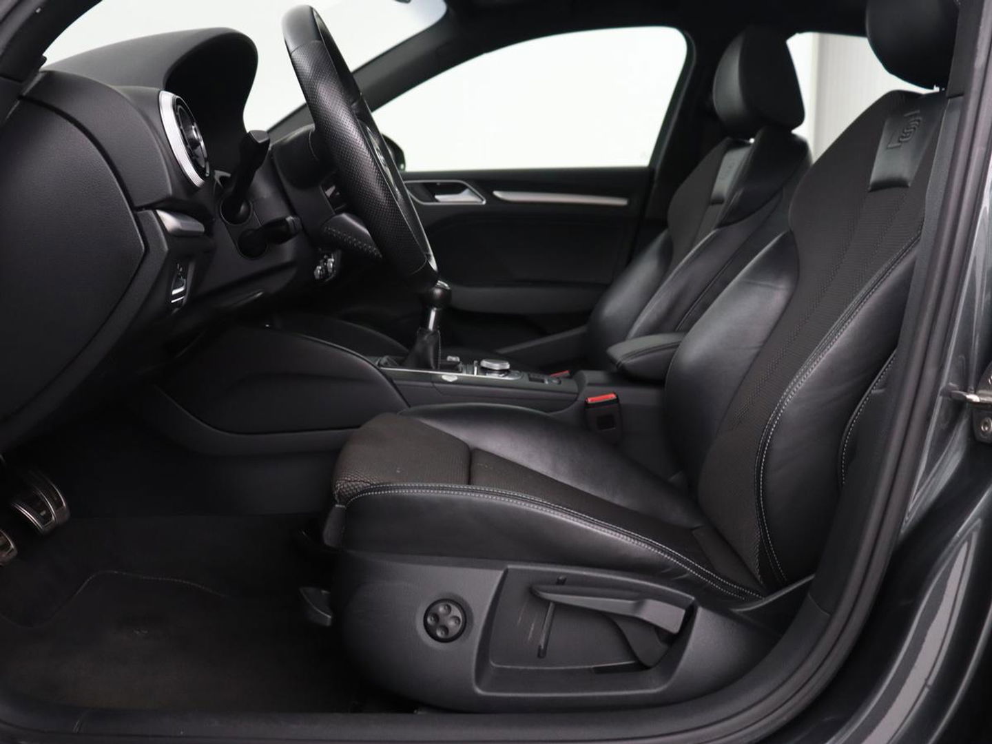 Audi A3 1.0 TFSI Sport S Line Edition | Panoramadak | Keyless | Full LED | Half leder | Navigatie | Sportstoelen | Climate control