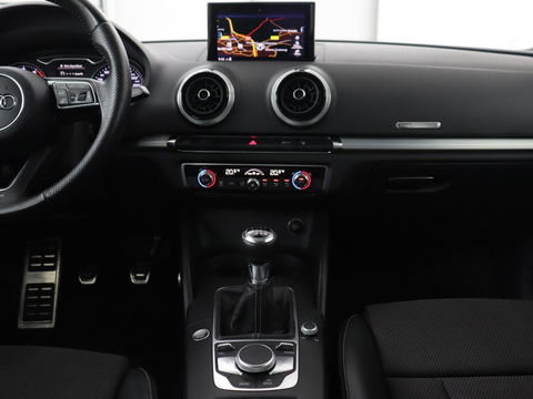 Audi A3 1.0 TFSI Sport S Line Edition | Panoramadak | Keyless | Full LED | Half leder | Navigatie | Sportstoelen | Climate control