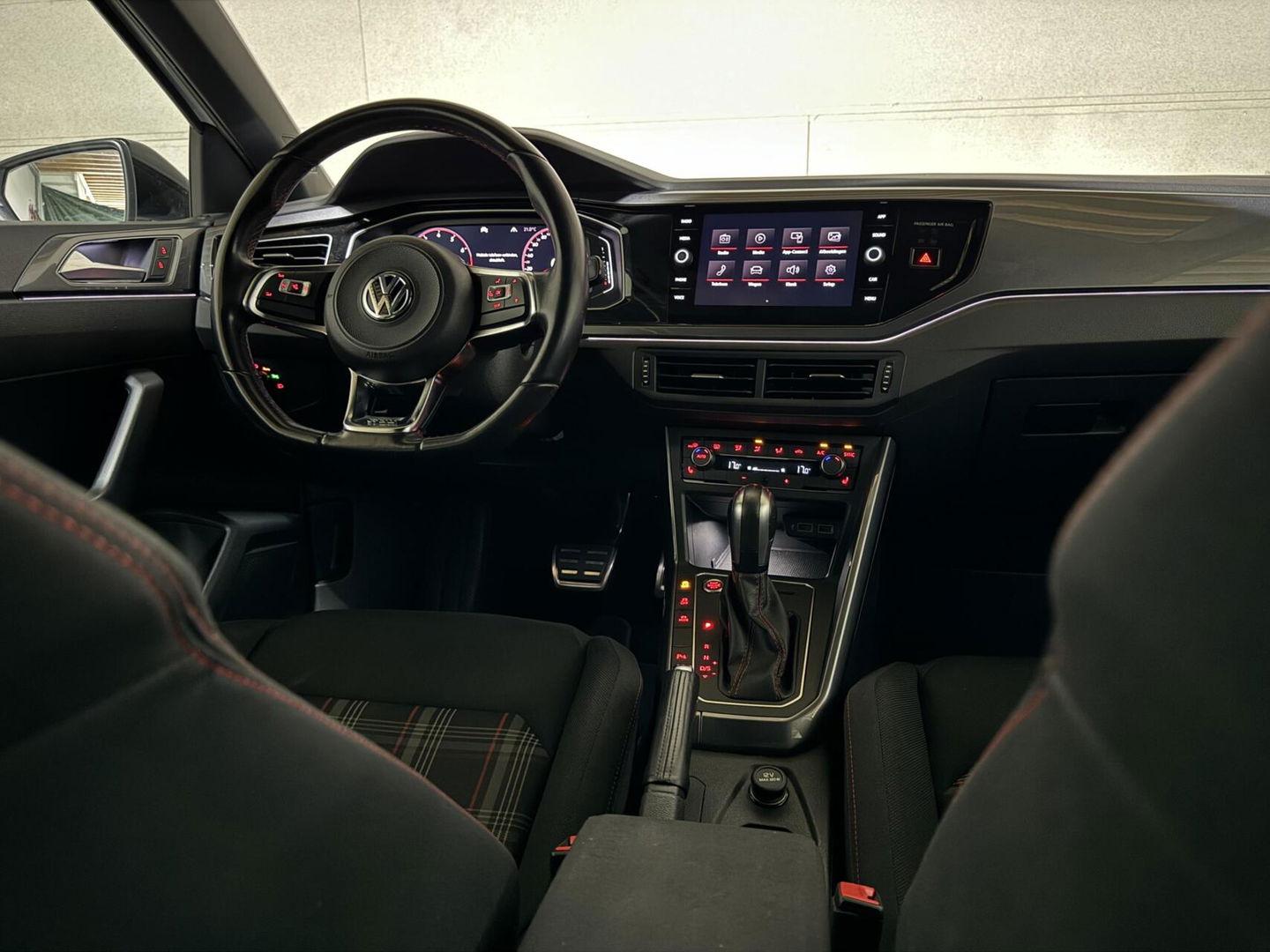 Volkswagen Polo 2.0 TSI GTI Virtual Beats Carplay Camera PDC