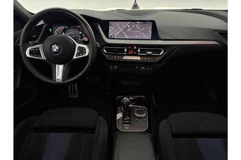 BMW 1-serie 118i M-Sport 141PK Pano Sfeer Virtual LED Carplay Clima Cruise Navi PDC 19"LMV