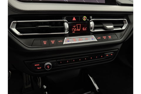 BMW 1-serie 118i M-Sport 141PK Pano Sfeer Virtual LED Carplay Clima Cruise Navi PDC 19"LMV