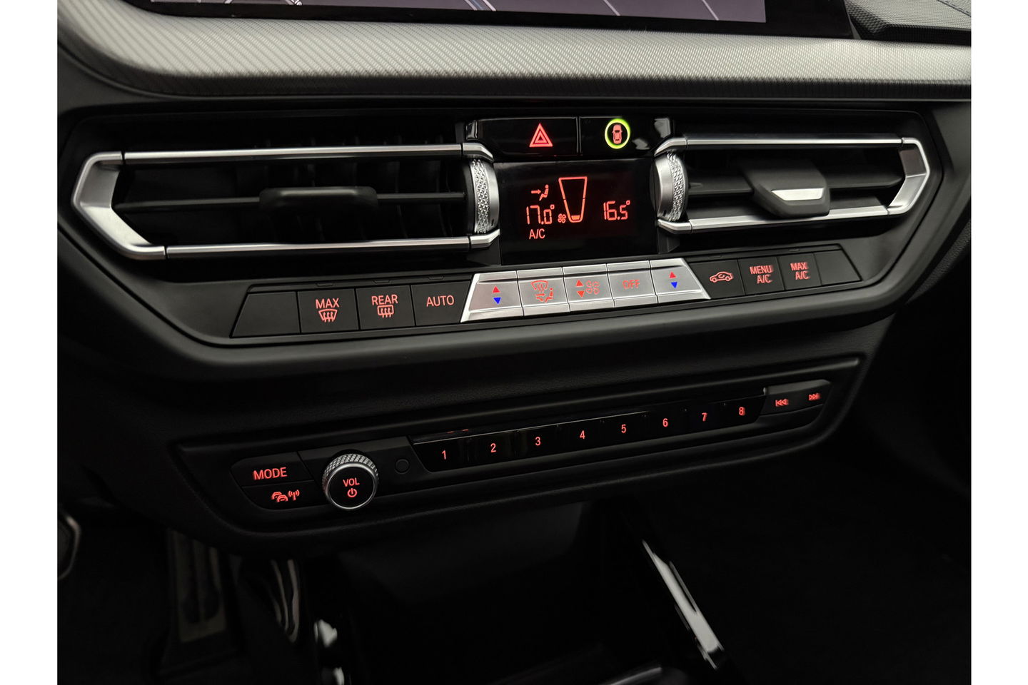 BMW 1-serie 118i M-Sport 141PK Pano Sfeer Virtual LED Carplay Clima Cruise Navi PDC 19"LMV