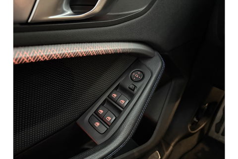 BMW 1-serie 118i M-Sport 141PK Pano Sfeer Virtual LED Carplay Clima Cruise Navi PDC 19"LMV
