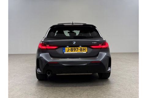 BMW 1-serie 118i M-Sport 141PK Pano Sfeer Virtual LED Carplay Clima Cruise Navi PDC 19"LMV