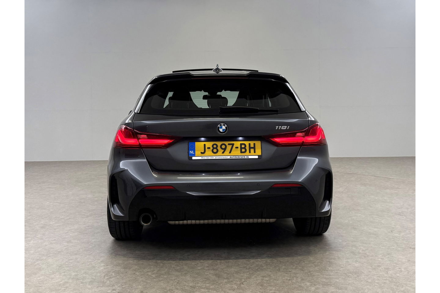 BMW 1-serie 118i M-Sport 141PK Pano Sfeer Virtual LED Carplay Clima Cruise Navi PDC 19"LMV