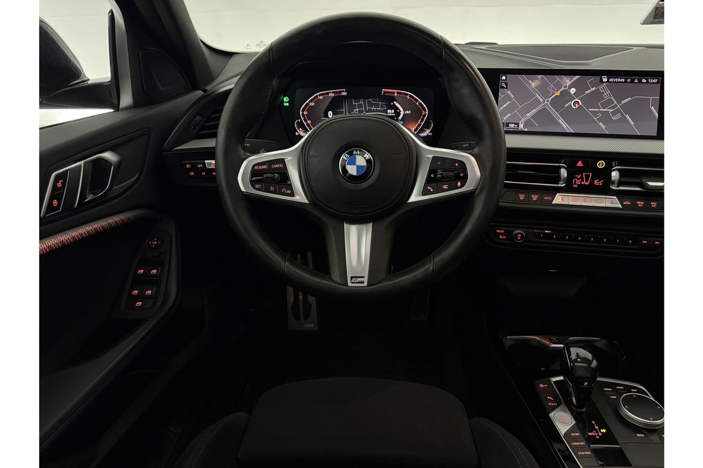 BMW 1-serie 118i M-Sport 141PK Pano Sfeer Virtual LED Carplay Clima Cruise Navi PDC 19"LMV
