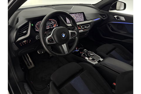 BMW 1-serie 118i M-Sport 141PK Pano Sfeer Virtual LED Carplay Clima Cruise Navi PDC 19"LMV