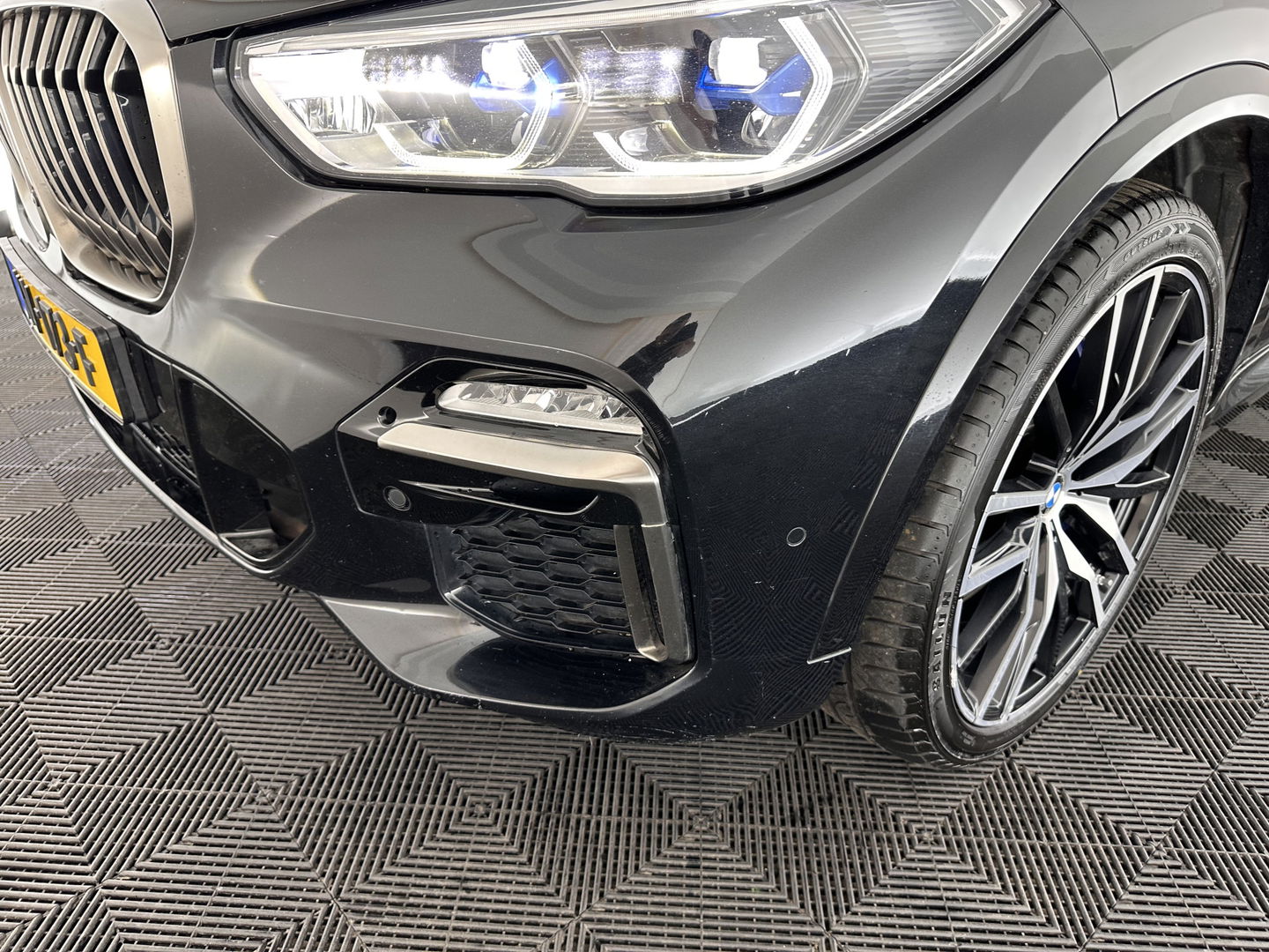 BMW X5 M50d High Executive Aut. *PANO | HEAD-UP | MERINO-LEATHER | LASER-LIGHT | TOP-VIEW | HARMAN/KARDON | MEMORY-PACK | DIGI-COCKPIT | DAB+ | COMFORT/HEATED-SEATS | NAVI-FULLMAP | KEYLESS | 21''ALU*