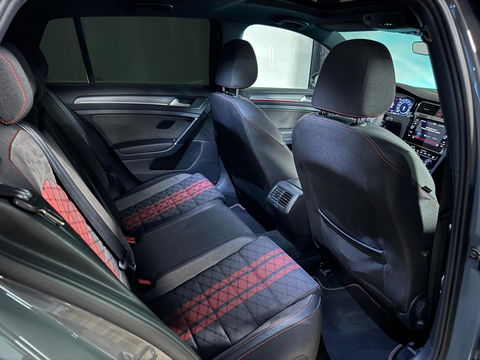 Volkswagen Golf 2.0 TSI GTI TCR PANO KEYLESS