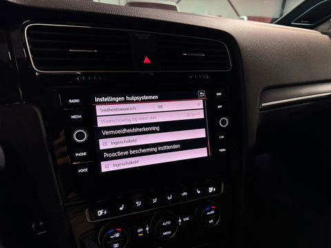 Volkswagen Golf 2.0 TSI GTI TCR PANO KEYLESS