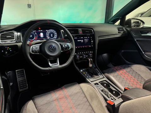 Volkswagen Golf 2.0 TSI GTI TCR PANO KEYLESS