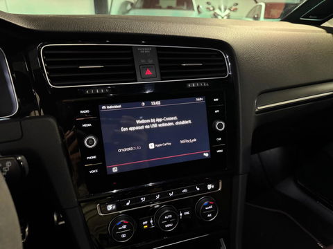 Volkswagen Golf 2.0 TSI GTI TCR PANO KEYLESS
