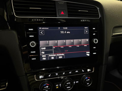 Volkswagen Golf 2.0 TSI GTI TCR PANO KEYLESS