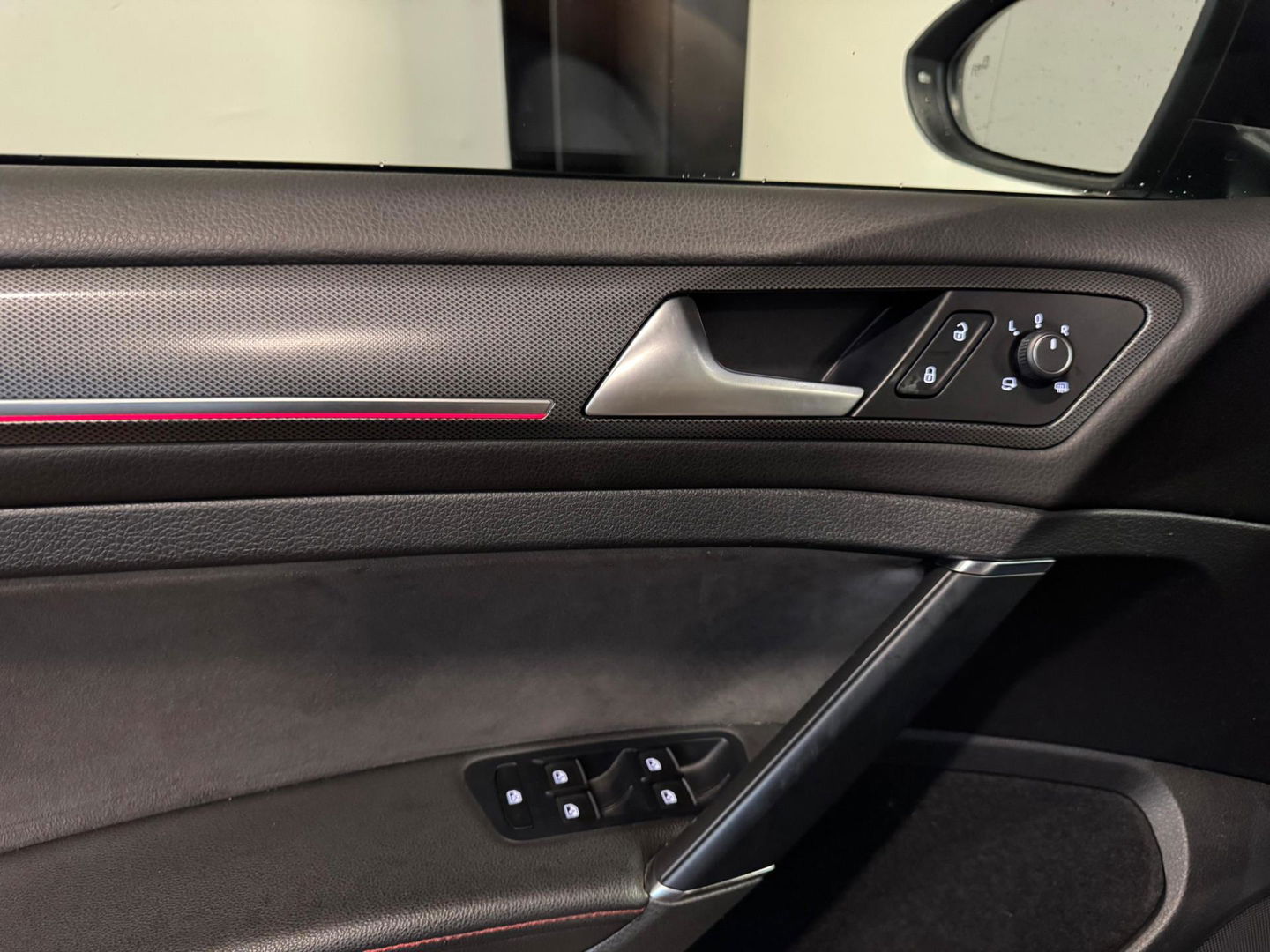 Volkswagen Golf 2.0 TSI GTI TCR PANO KEYLESS