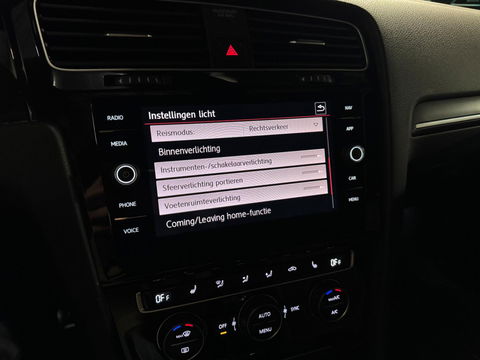 Volkswagen Golf 2.0 TSI GTI TCR PANO KEYLESS