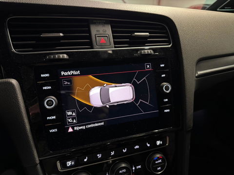 Volkswagen Golf 2.0 TSI GTI TCR PANO KEYLESS