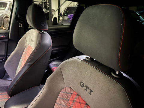 Volkswagen Golf 2.0 TSI GTI TCR PANO KEYLESS