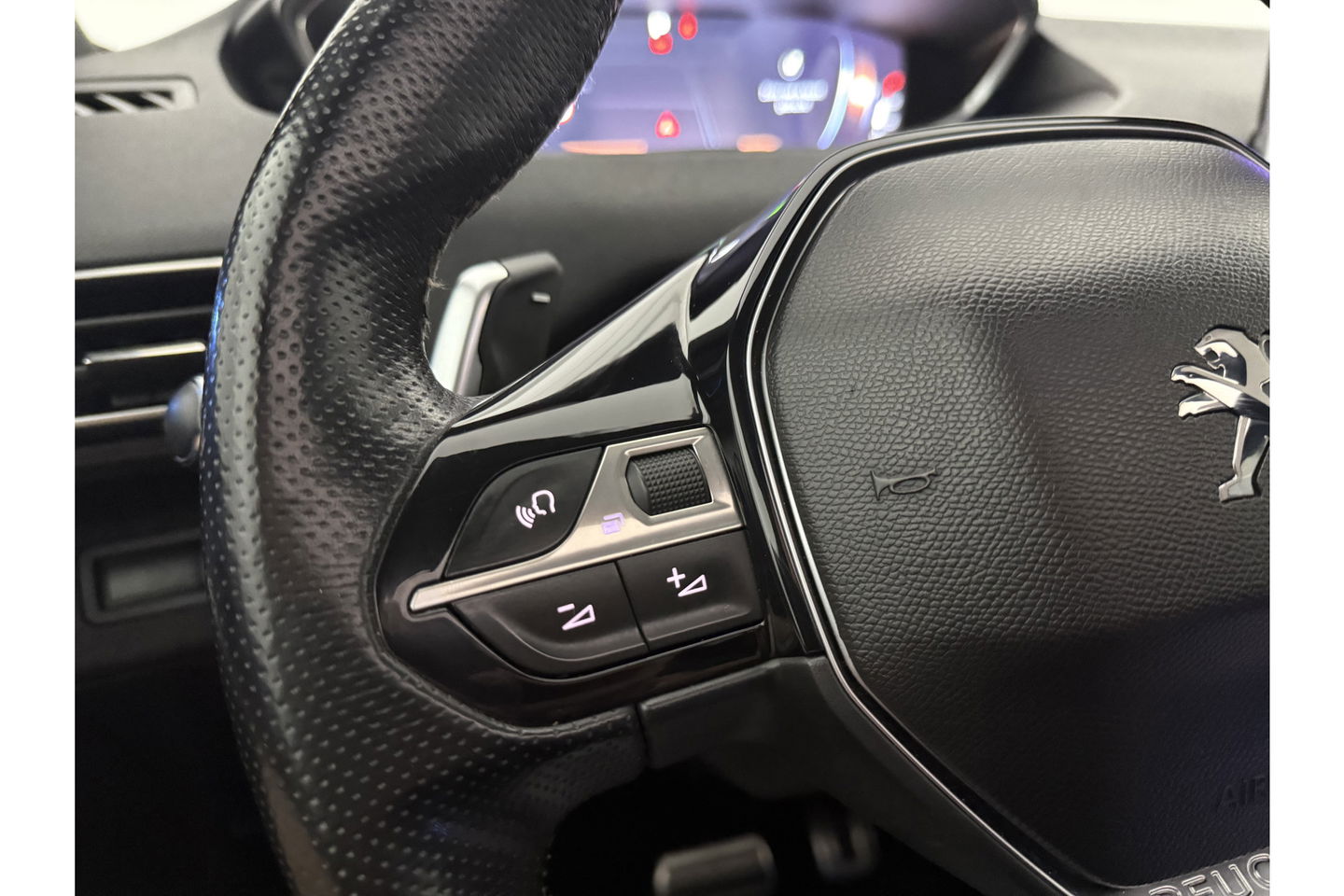 Peugeot 5008 1.6 e-THP GT-Line 7p 165PK 360 Camera Pano Sfeer LED Carplay Cruise Virtual Navi 19"LMV PDC