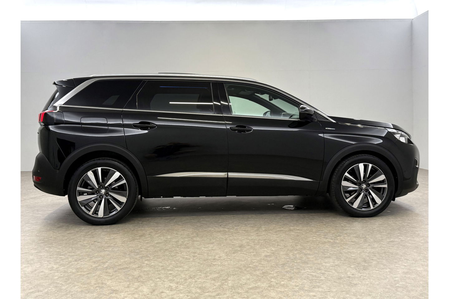 Peugeot 5008 1.6 e-THP GT-Line 7p 165PK 360 Camera Pano Sfeer LED Carplay Cruise Virtual Navi 19"LMV PDC
