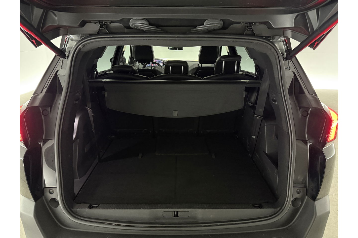 Peugeot 5008 1.6 e-THP GT-Line 7p 165PK 360 Camera Pano Sfeer LED Carplay Cruise Virtual Navi 19"LMV PDC