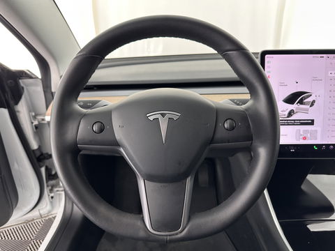Tesla Model 3 Standard RWD Plus 60 kWh [ 3-Fase ] (INCL-BTW) Aut. *PANO | AUTO-PILOT | LUXURY-LEATHER | KEYLESS | FULL-LED | MEMORY-PACK | SURROUND-VIEW | DAB | CARPLAY | DIGI-COCKPIT | LANE-ASSIST | COMFORT-SEATS | 18"ALU*