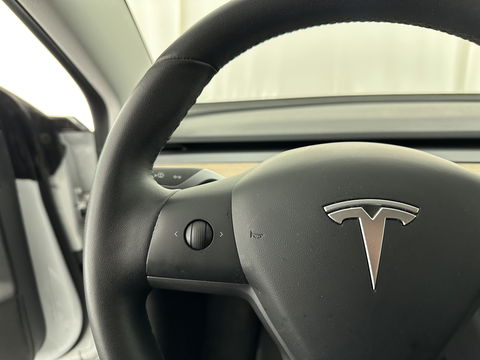 Tesla Model 3 Standard RWD Plus 60 kWh [ 3-Fase ] (INCL-BTW) Aut. *PANO | AUTO-PILOT | LUXURY-LEATHER | KEYLESS | FULL-LED | MEMORY-PACK | SURROUND-VIEW | DAB | CARPLAY | DIGI-COCKPIT | LANE-ASSIST | COMFORT-SEATS | 18"ALU*