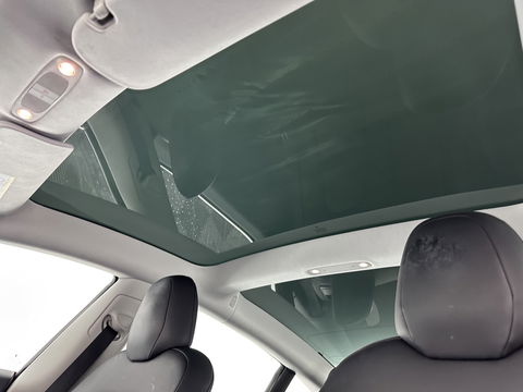 Tesla Model 3 Standard RWD Plus 60 kWh [ 3-Fase ] (INCL-BTW) Aut. *PANO | AUTO-PILOT | LUXURY-LEATHER | KEYLESS | FULL-LED | MEMORY-PACK | SURROUND-VIEW | DAB | CARPLAY | DIGI-COCKPIT | LANE-ASSIST | COMFORT-SEATS | 18"ALU*