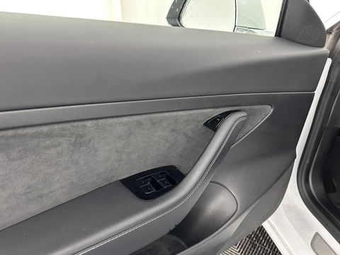Tesla Model 3 Standard RWD Plus 60 kWh [ 3-Fase ] (INCL-BTW) Aut. *PANO | AUTO-PILOT | LUXURY-LEATHER | KEYLESS | FULL-LED | MEMORY-PACK | SURROUND-VIEW | DAB | CARPLAY | DIGI-COCKPIT | LANE-ASSIST | COMFORT-SEATS | 18"ALU*