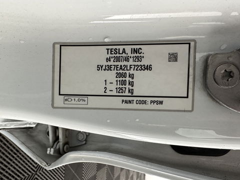 Tesla Model 3 Standard RWD Plus 60 kWh [ 3-Fase ] (INCL-BTW) Aut. *PANO | AUTO-PILOT | LUXURY-LEATHER | KEYLESS | FULL-LED | MEMORY-PACK | SURROUND-VIEW | DAB | CARPLAY | DIGI-COCKPIT | LANE-ASSIST | COMFORT-SEATS | 18"ALU*