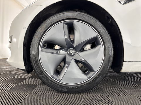 Tesla Model 3 Standard RWD Plus 60 kWh [ 3-Fase ] (INCL-BTW) Aut. *PANO | AUTO-PILOT | LUXURY-LEATHER | KEYLESS | FULL-LED | MEMORY-PACK | SURROUND-VIEW | DAB | CARPLAY | DIGI-COCKPIT | LANE-ASSIST | COMFORT-SEATS | 18"ALU*