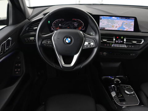 BMW 1-serie 118i Executive Edition | Navigatie | Camera | LED