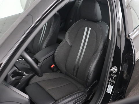 BMW 1-serie 118i Executive Edition | Navigatie | Camera | LED