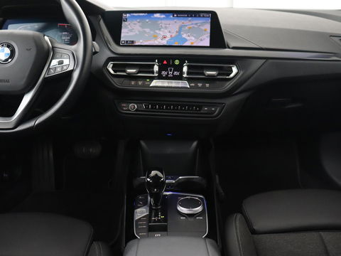 BMW 1-serie 118i Executive Edition | Navigatie | Camera | LED